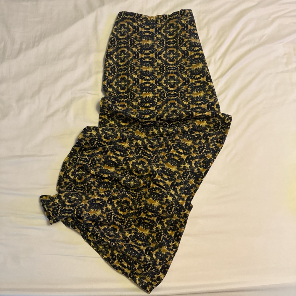 RVCA Abstract Patterned Skirt in Black and Gold